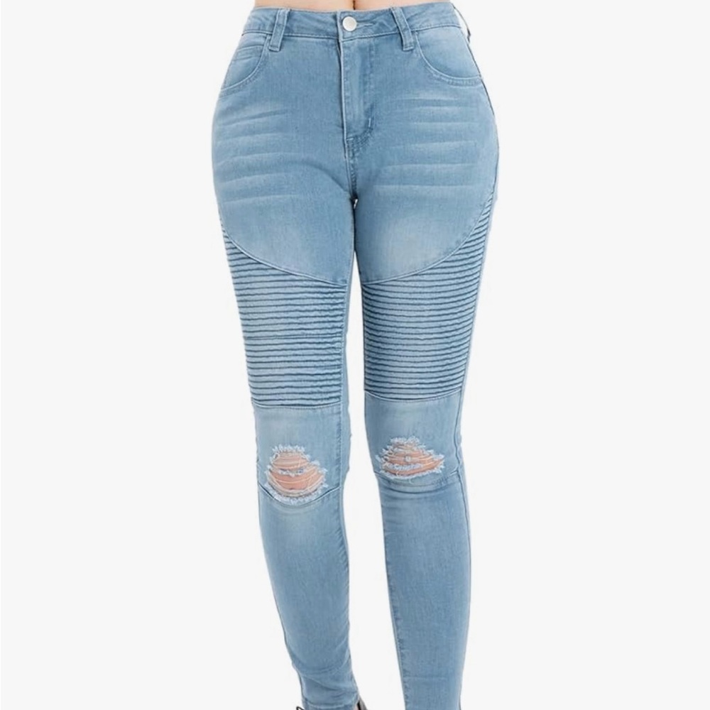 Women’s Size 2 ripped skinny stretch light blue jeans NEW